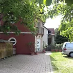 Sorompo Vendeghaz 4*