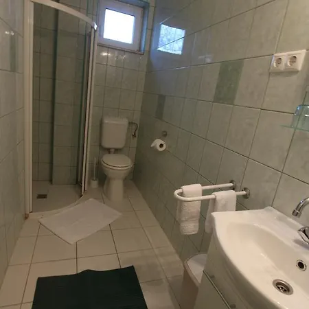 Sorompo Vendeghaz 4*