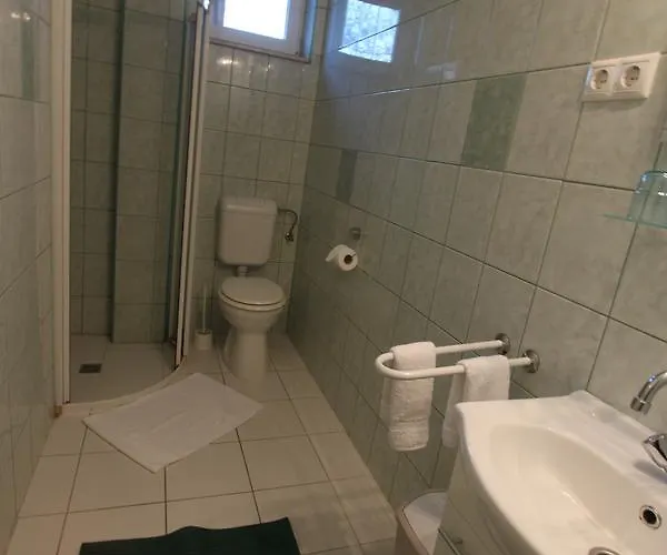 Sorompo Vendeghaz 4*