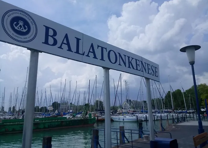 Sorompo Vendeghaz 4* Balatonkenese