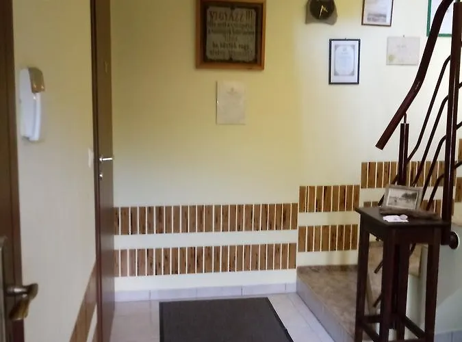 Sorompo Vendeghaz Gasthof Balatonkenese